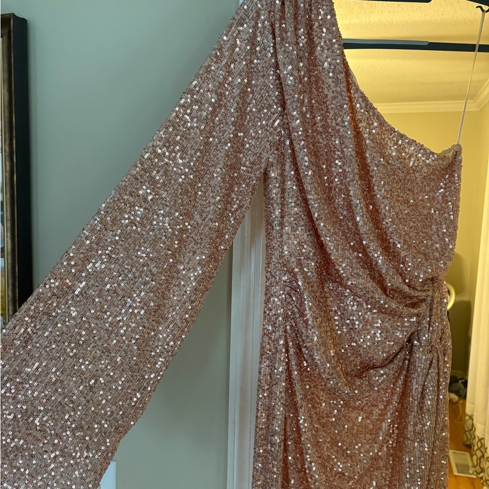 One-Shoulder Sequin Gown - Picture 7 of 8